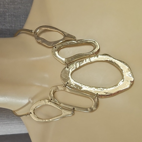 GOLDTONE NECKLACE / BIG ASYMMETRICAL DESIGN 16" - Picture 1 of 8